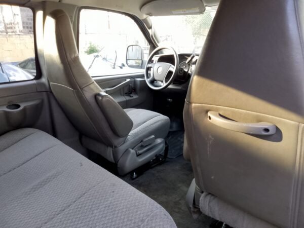 CHEVROLET EXPRESS VAN 2016 15 PASAJEROS - Image 4