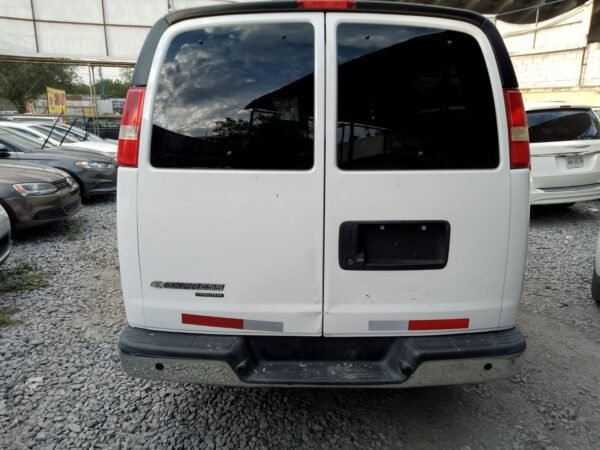 CHEVROLET EXPRESS VAN 2016 15 PASAJEROS - Image 6