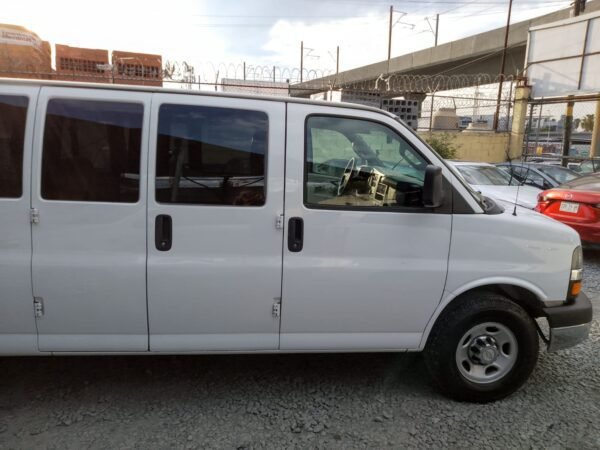 CHEVROLET EXPRESS VAN 2016 15 PASAJEROS - Image 11