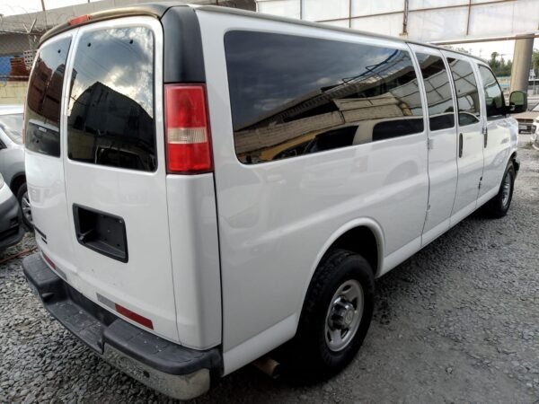 CHEVROLET EXPRESS VAN 2016 15 PASAJEROS - Image 13