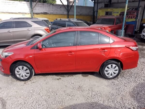 TOYOTA YARIS 2017 - Image 2