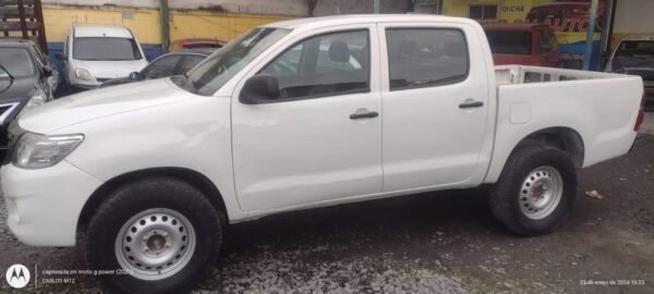 TOYOTA HILUX 2015 - Image 6