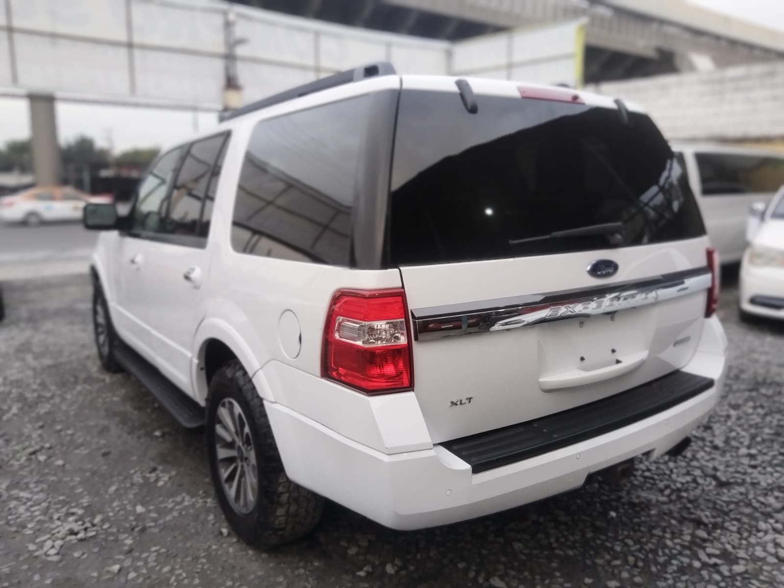 Ford EXPEDITION XLT 2017 - Image 5